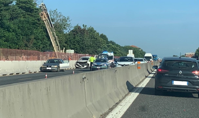 Incubo A8: incidente tra Busto e Castellanza, traffico paralizzato