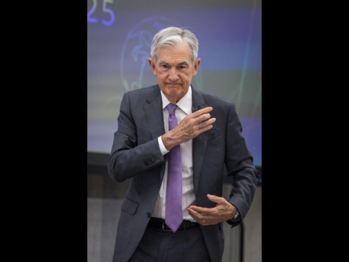 Fed lascia tassi fermi, taglia stima Pil 2025, +1,4%