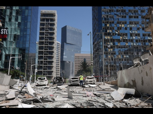 Idf, 30 missili iraniani su Israele, feriti a Ramat Gan e Holon