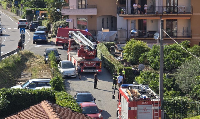 Malore in casa, donna soccorsa dai vigili del fuoco