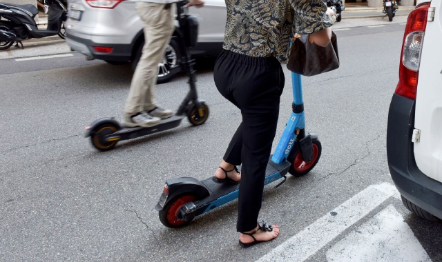 In monopattino a 40 all'ora: maxi multa