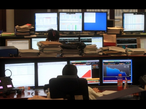 Borsa: Milano accelera (+1%), Eni azzera le perdite