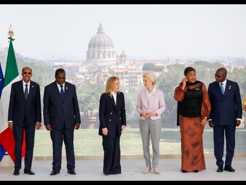 Meloni lancia iniziativa per abbattere debito dell'Africa