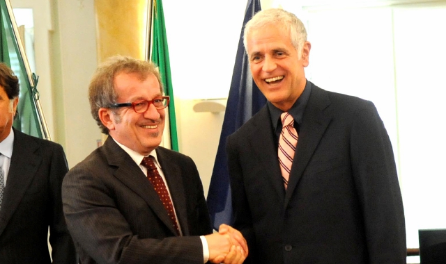 Roberto Maroni e Roberto Formigoni alla presentazione a Varese del Numero unico delle emergenze nel giugno del 2010