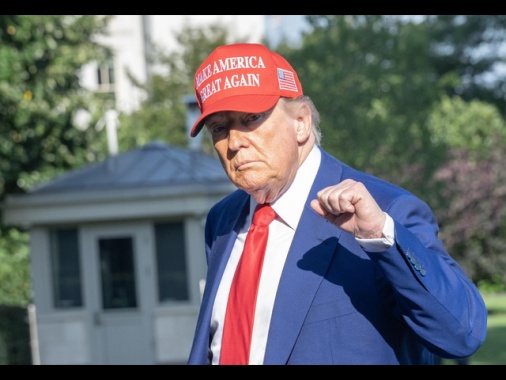 Trump, completato con successo attacco a 3 siti iraniani