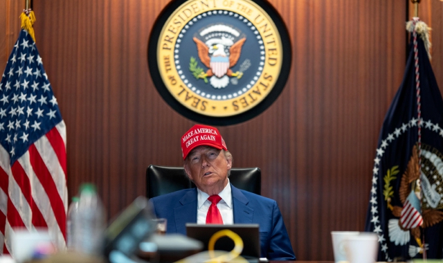 Il presidente degli Stati Uniti d’America assiste dalla Situation Room della Casa Bianca all’attacco all’Iran