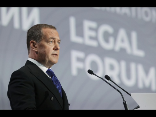 Medvedev, 'l'Iran ora produrrà armi nucleari'