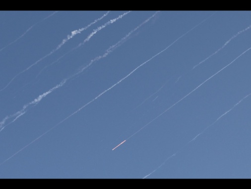 Missili dall'Iran, allarme in tutto il centro di Israele