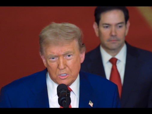 'Trump rinvia a martedì la partenza per il vertice Nato'