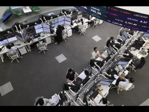 Borsa: l'Asia mista guarda al Medio Oriente