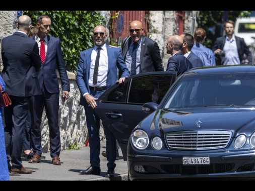 Parigi, 'no al cambio di regime in Iran con la forza'