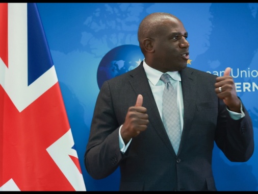 Lammy, 'Iran ha ancora via d'uscita, torni al negoziato'