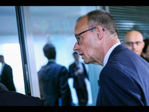 Merz, non c'è ragione di criticare gli attacchi Usa all'Iran