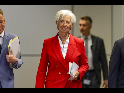 Lagarde, 'inflazione verso il 2% ma incertezza eccezionale'