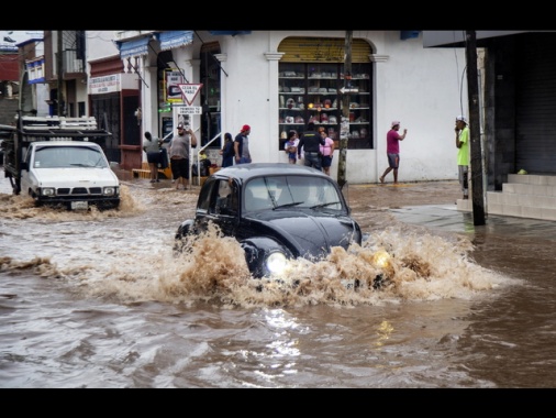 Messico, l'uragano Erick ha danneggiato 26.000 abitazioni