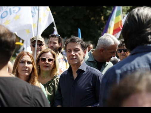 Conte e fronte anti-riarmo, 'l'invasione di Mosca deve finire'