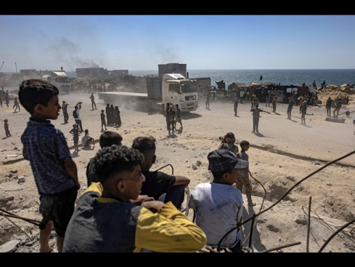 Fonti mediche, raid Israele a Gaza, i morti aumentano a 31