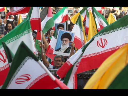 Khamenei, 'Israele schiacciato, abbiamo vinto'