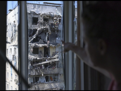 Kiev, incendi a Zaporizhzhia dopo un attacco russo con droni