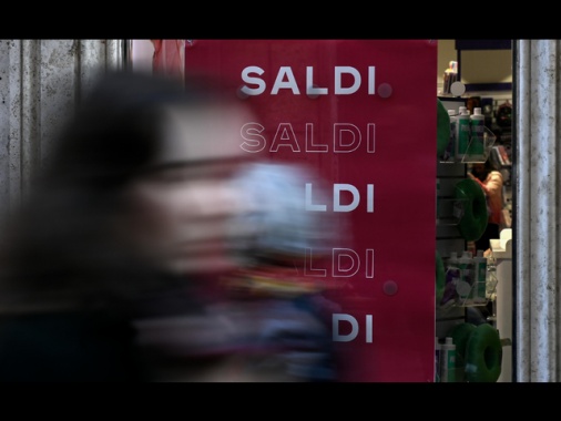 Codacons, per saldi estivi spesa da 3 miliardi di euro