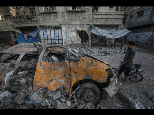 Al Jazeera, almeno 14 uccisi dai raid su Gaza dall'alba