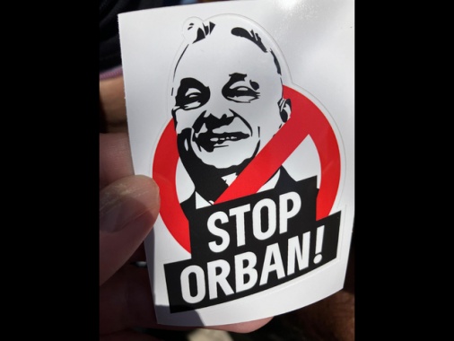 L'ultradestra blocca il ponte di Budapest