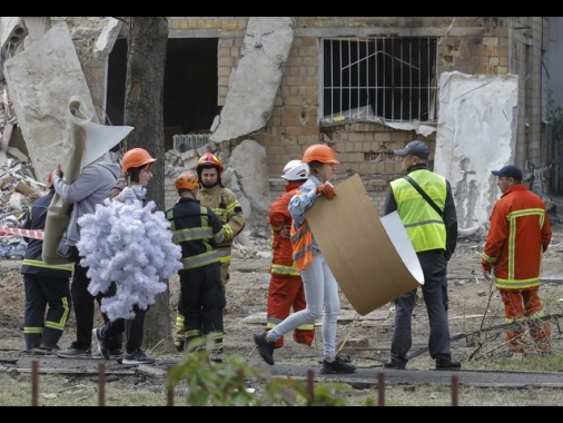 Kiev, 'stanotte attacco record russo, 537 missili e droni'