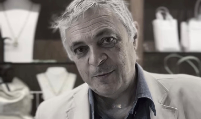 Davide Gorla, commerciante di 65 anni, è stato ucciso mercoledì nel suo negozio di via Milano. Shock in città