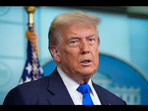 Trump, prezzi petrolio bassi spingeranno Putin alla tregua