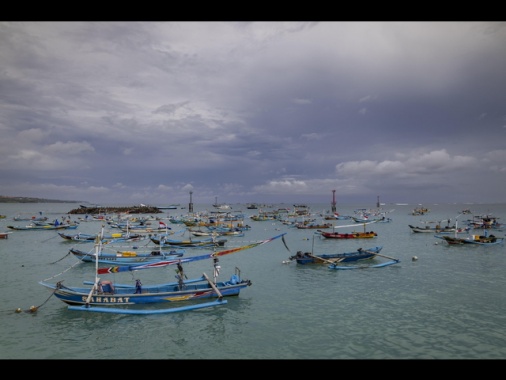 Affonda traghetto in Indonesia, almeno 61 dispersi