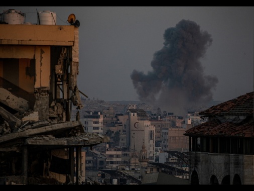 Al Jazeera, 73 uccisi in attacchi Israele a Gaza dall'alba