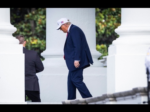 Trump, 'la mia legge lancerà gli Usa come un razzo'