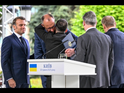 Macron-Starmer riuniscono il 10 in call i Volenterosi pro-Kiev