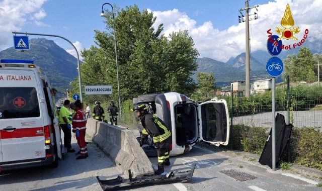 Auto piomba sulla ciclabile: paura in Ossola