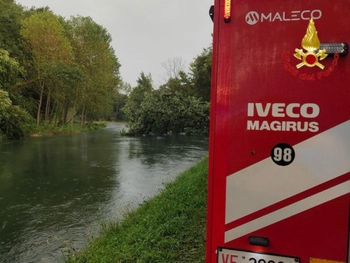 Albero cade nel Milanese per il maltempo, una morta e due feriti