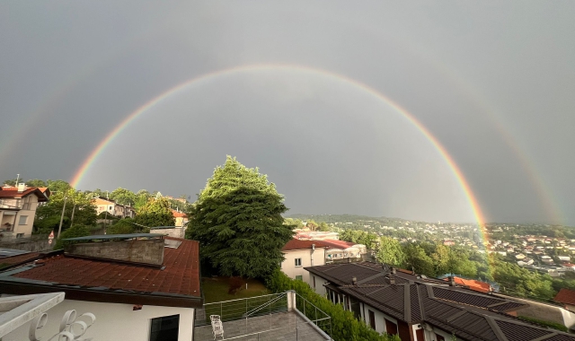 Lo spettacolo del doppio arcobaleno