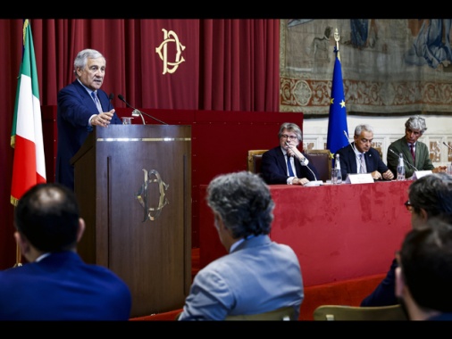 Tajani, su ius scholae niente inciuci, posso parlare con tutti