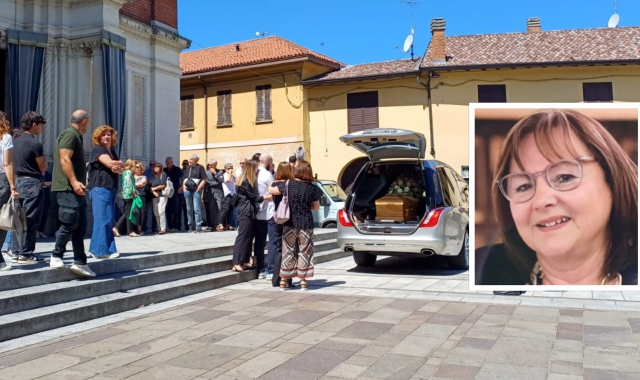 L’addio alla donna uccisa da un albero sradicato dal vento