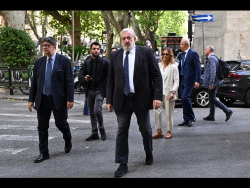 Emiliano, scelta complessa su ex Ilva, partiti diano l'indirizzo