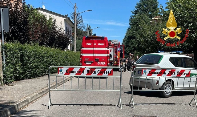 Fiamme in casa: 12 famiglie evacuate