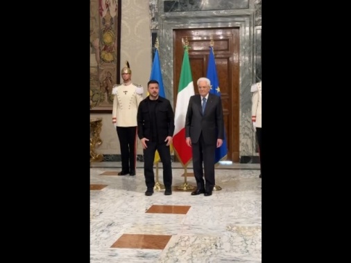 Mattarella, si aprano negoziati per ingresso Kiev nella Ue