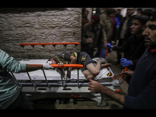 Almeno 24 morti nei raid israeliani dall'alba su Gaza