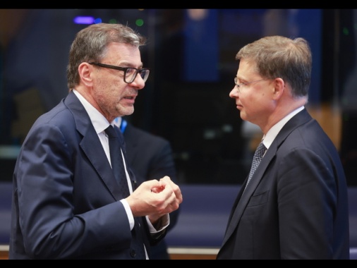Dombrovskis, l'idea è un'uscita procedura Italia per la difesa