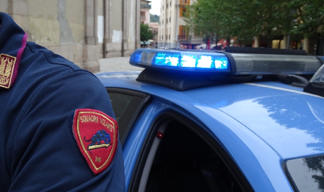 Trovato con tirapugni e hashish: 15enne nei guai