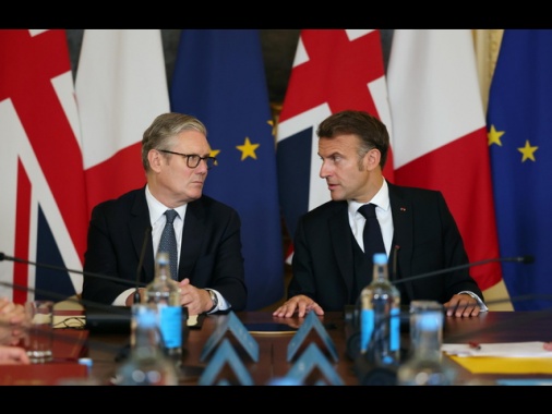 Starmer e Macron ai Volenterosi, più pressione su Putin