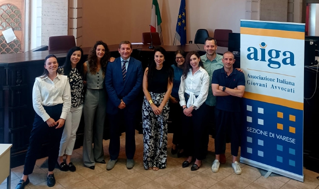 Maria Grazia Lani, al centro, confermata alla guida di Aiga Varese