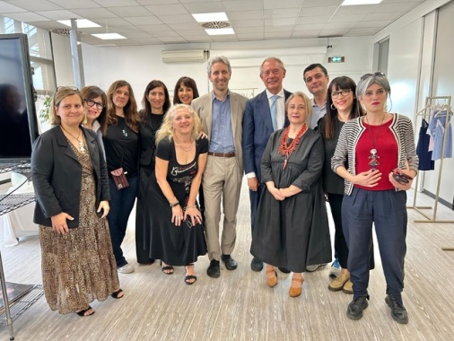 Urso, garantita proroga della cassa per lavoratrici La Perla