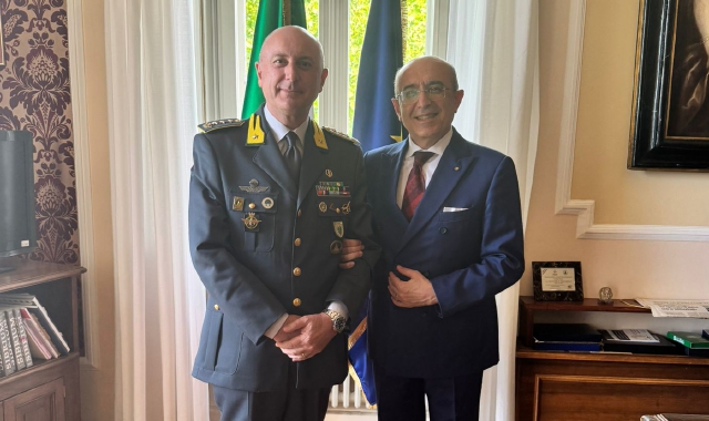 Il generale di brigata, Giuseppe Coppola, col prefetto Salvatore Pasquariello