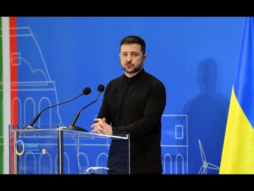 Zelensky, le forniture militari sono state ripristinate