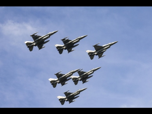 Massiccio attacco russo sull'Ucraina, Polonia schiera i caccia